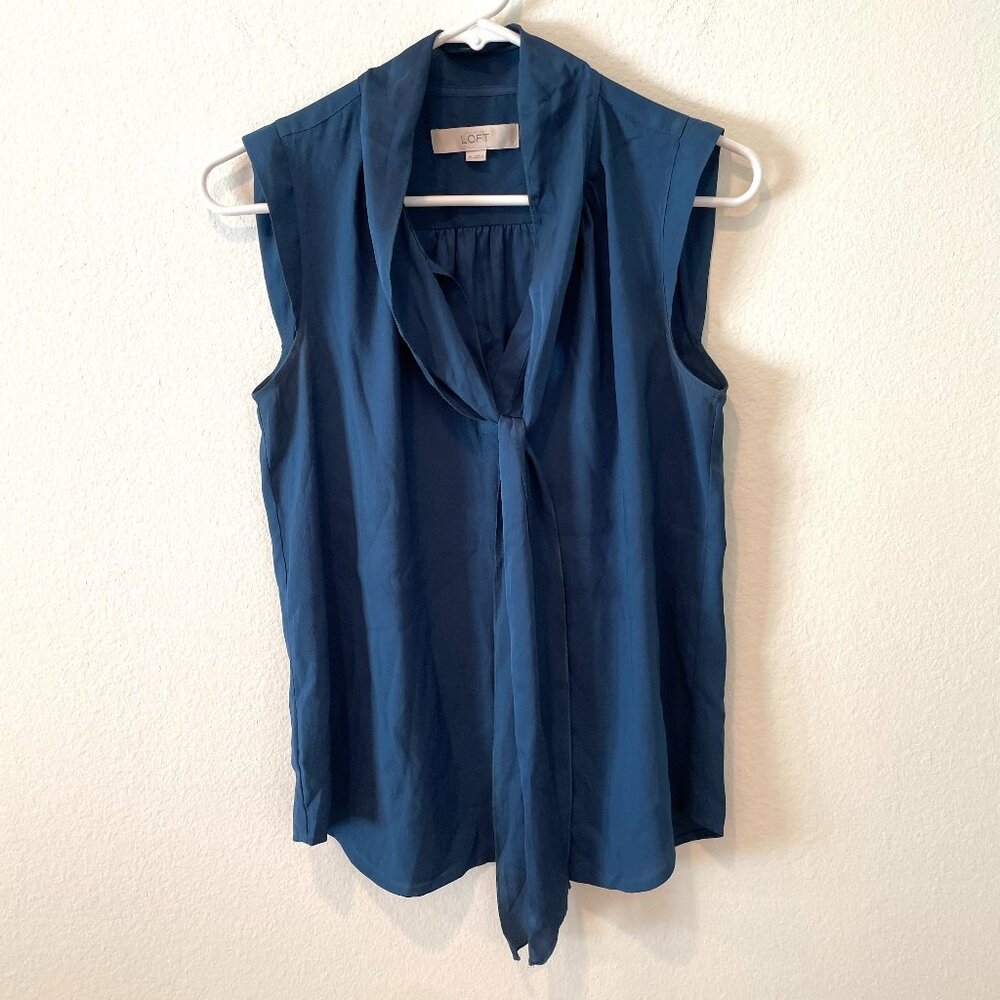 Ann Taylor Loft Sleeveless Blouse.  Dark Green  Size: XS